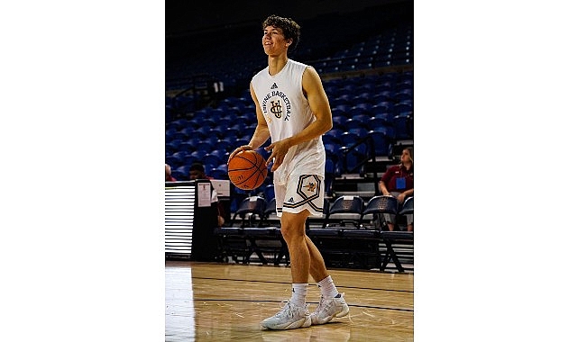 UC Irvine Takımının Oyuncusu Derin Saran, NCAA’de Yıldızlaşıyor! – SPOR