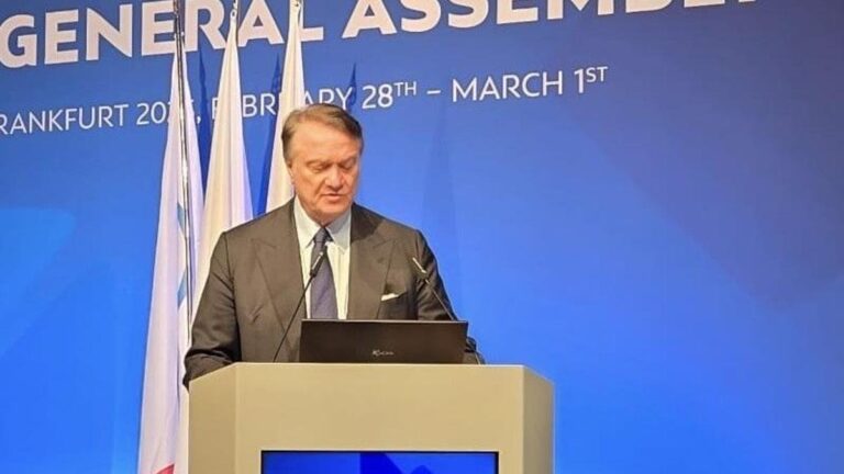 Hasan Arat, Avrupa Olimpiyat Komitelerinin Yönetim Kurulu’nda Ri -LeLetto idi.