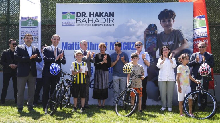 Mattia Ahmet Mingrezzi Skate Park'ın açılışı Bakan Bak'ın katılımıyla açıldı