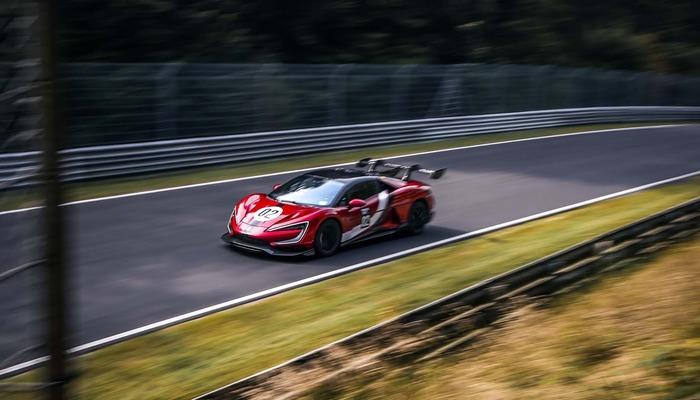 Bugatti'yi arkasında bıraktı: Dünyanın en hızlı kitlesel araba kaydının yeni bir sahibi var!