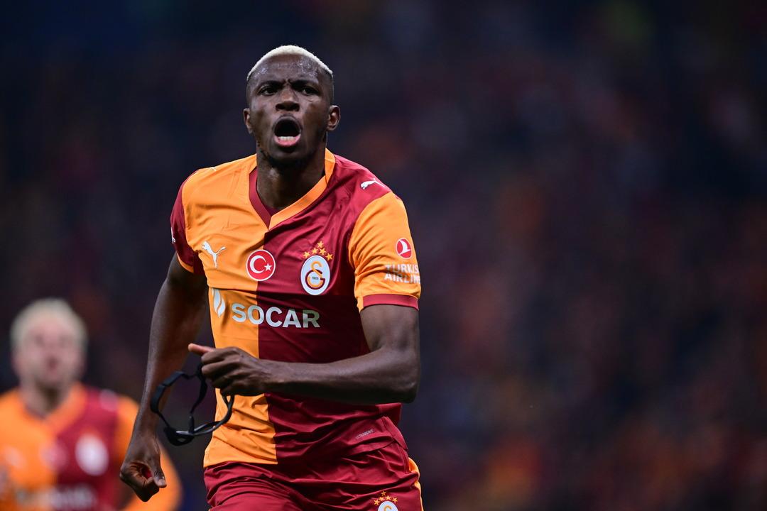 İngiliz futbol efsanesi söylediklerinden pişmanlık duyuyor! Osimhen'den özür diledi ... 3