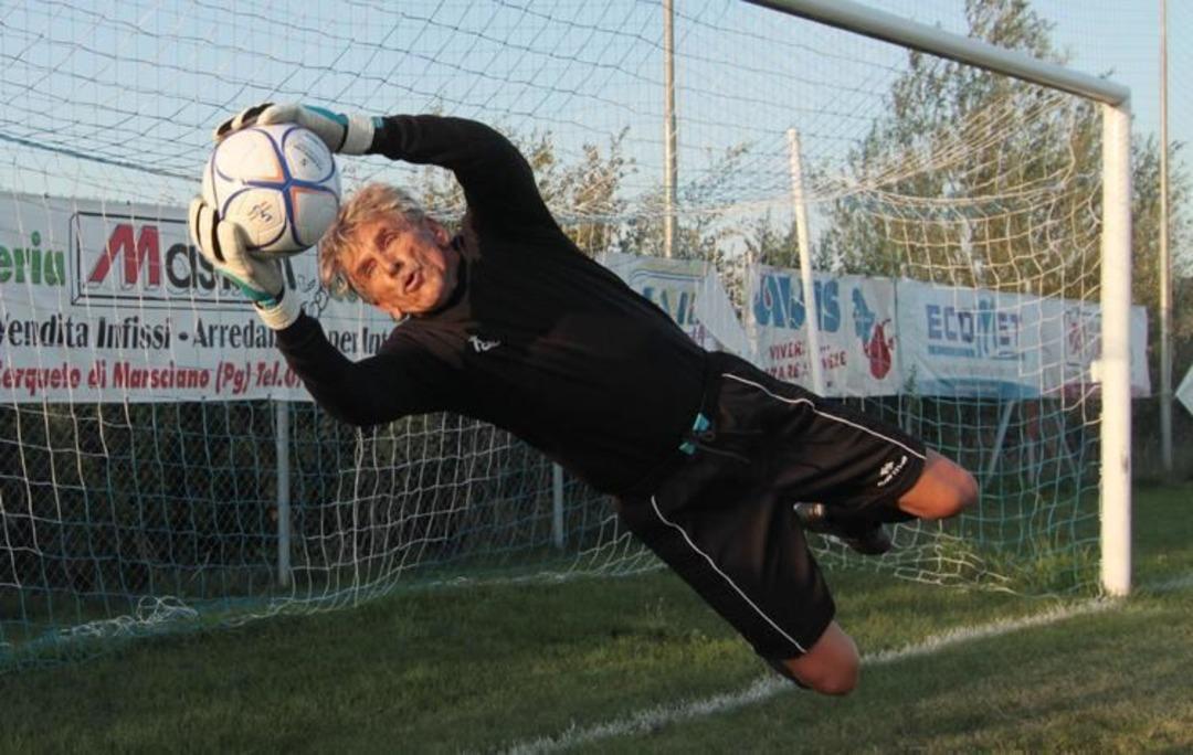 Dünya tarihinde bir ilk! İtalya'da Lamberto Boranga 82 yaşında kaleci alanını aldı ... İşte sonuç ... 3