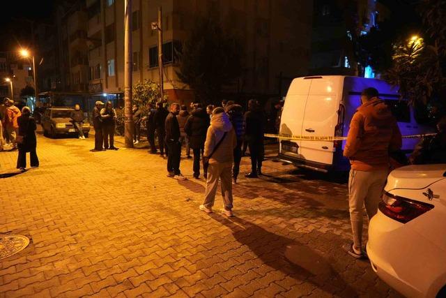Evinde öldürülen kişinin kimliği belirlendi.