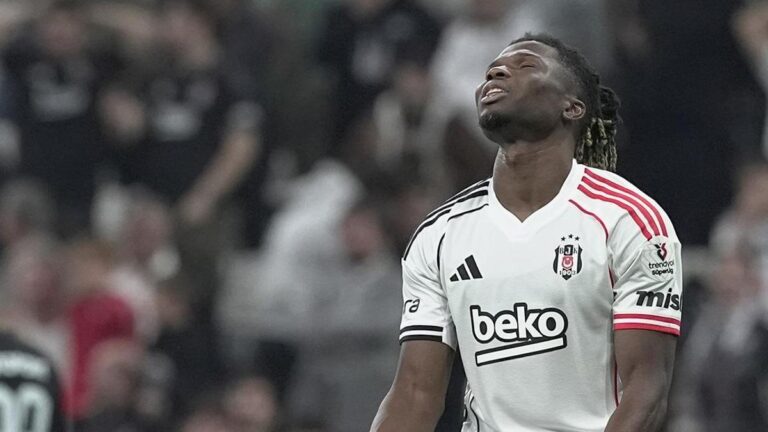 Son dakika spor haberleri | Beşiktaş'ta El Bilal Toure sakatlandı