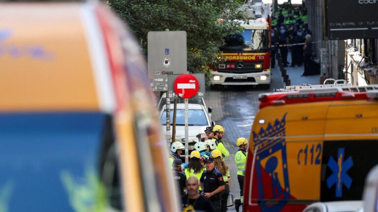 İspanya'da çöktü: 2 ölü, 10 yaralı