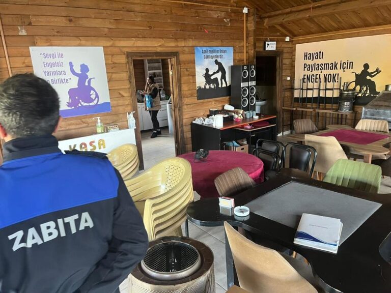 Engellilere Ayrılan Bina Kafeteryaya Dönüştürüldü, Okey Keyfi Yaşandı