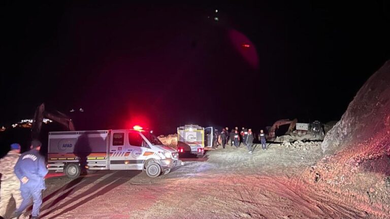 Sivas'ta demir madeninde çökme