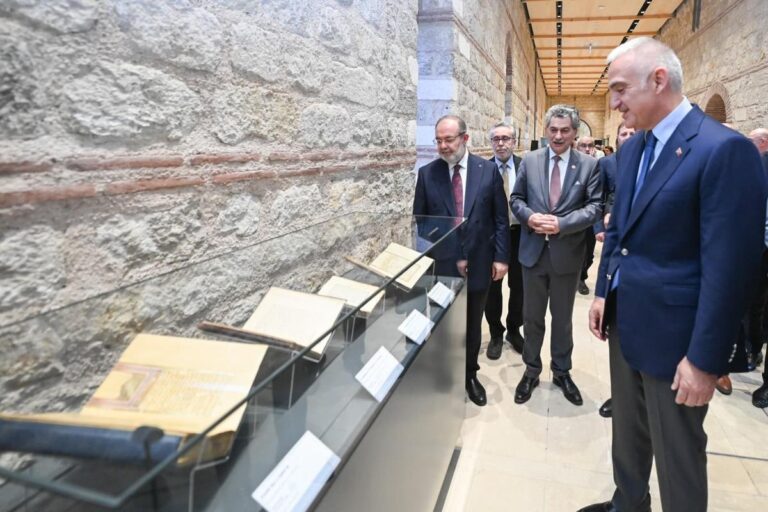 Bakan Ersoy: ‘Mazisine sahip çıkan istikbaline yön verir’